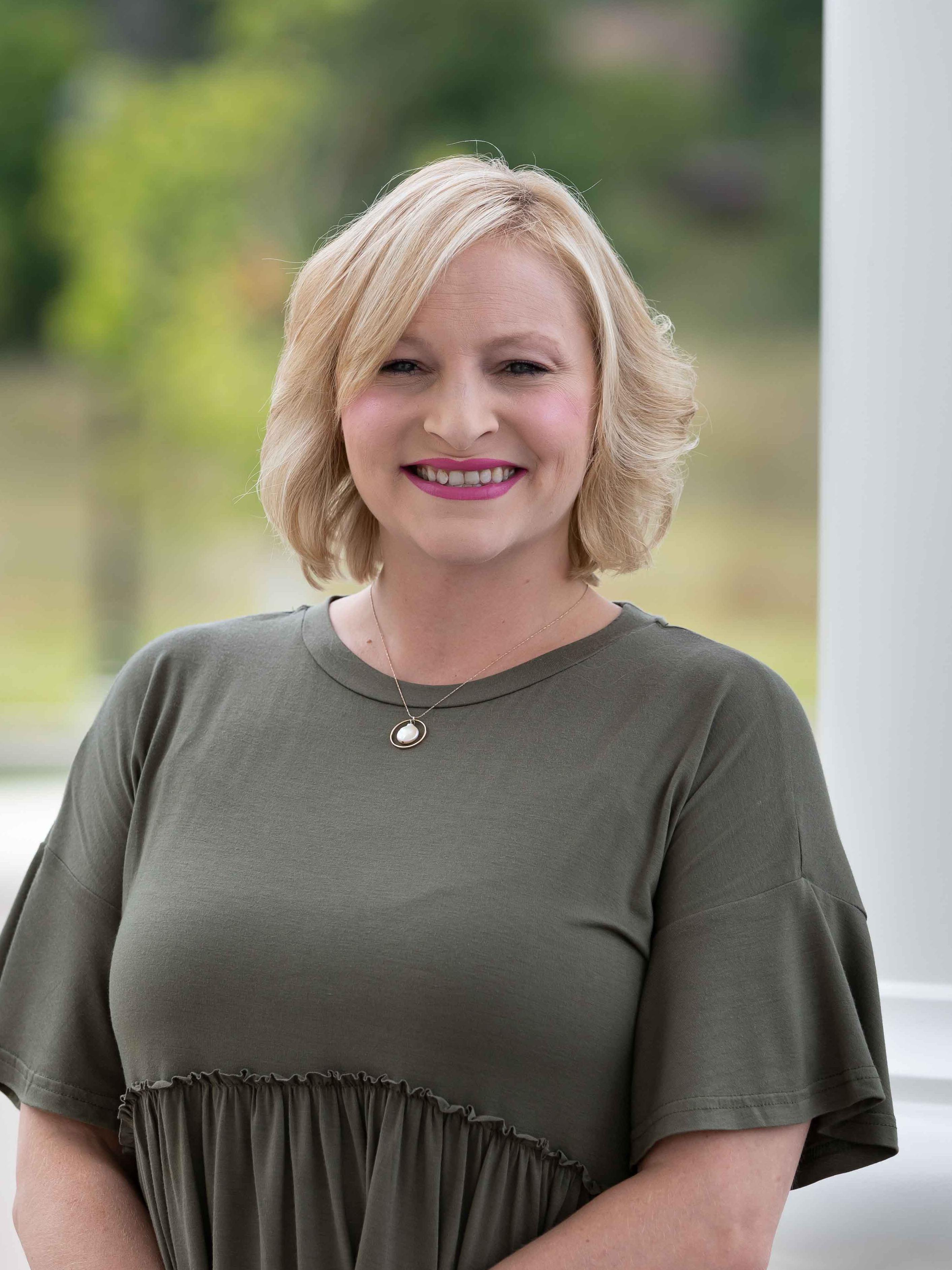 headshot of nicole weaver