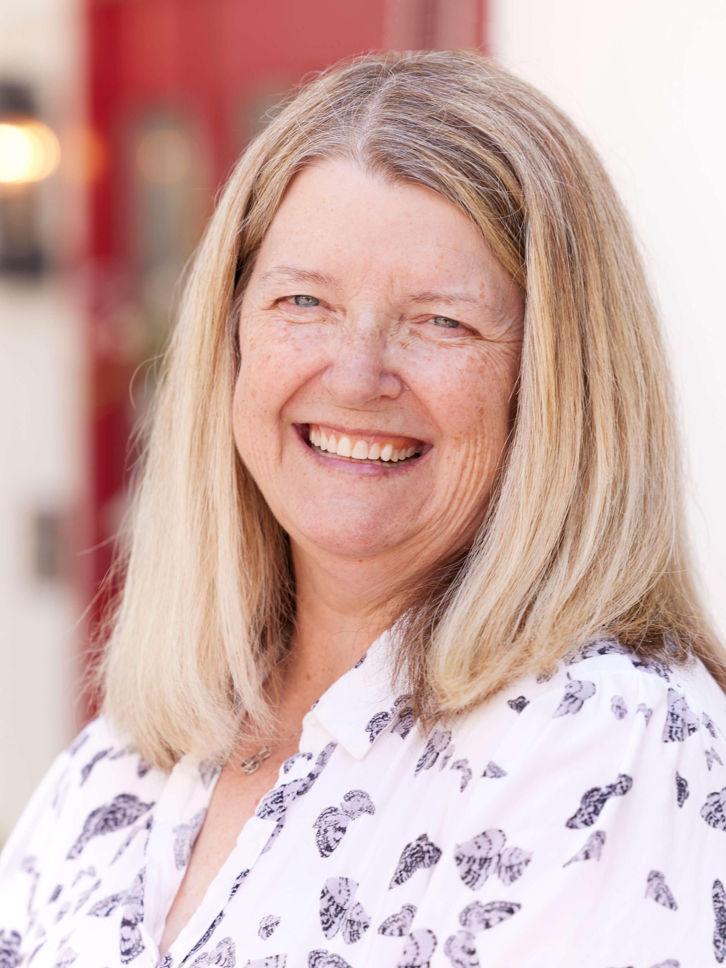 Headshot of Teresa Wolf