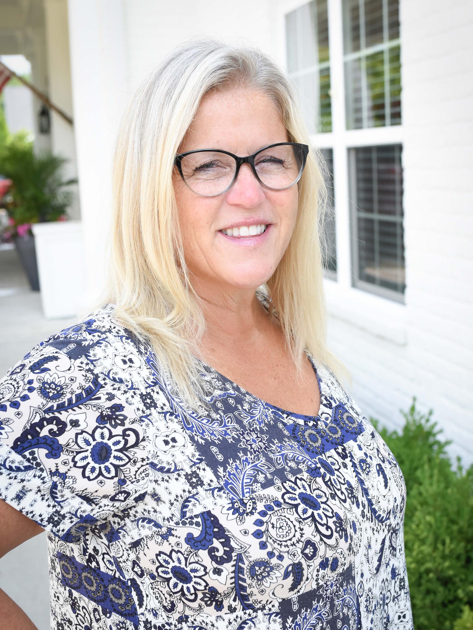 headshot of kelly schwartz